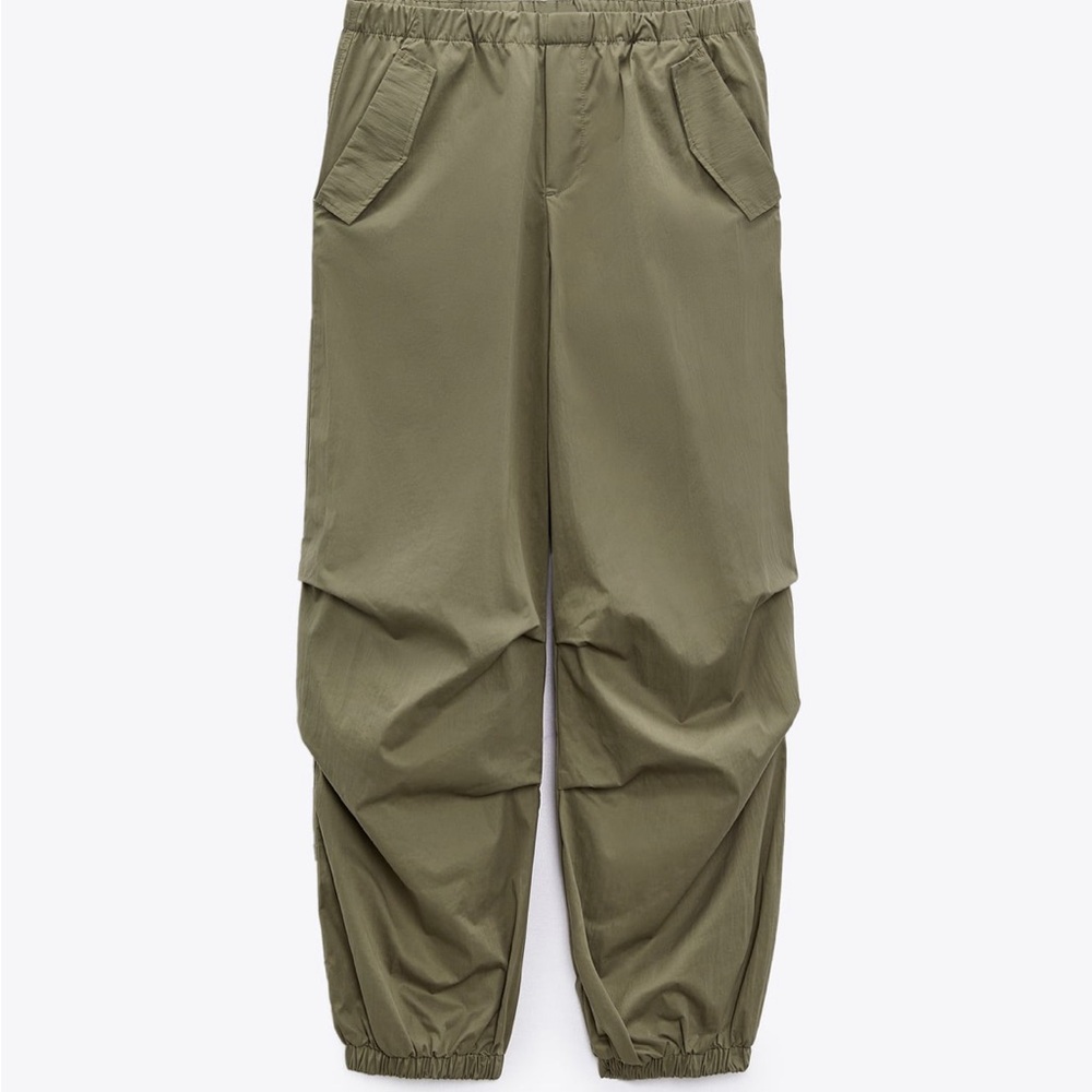 ꓜ𝖺𝑟𝒂 | Parachute Pants